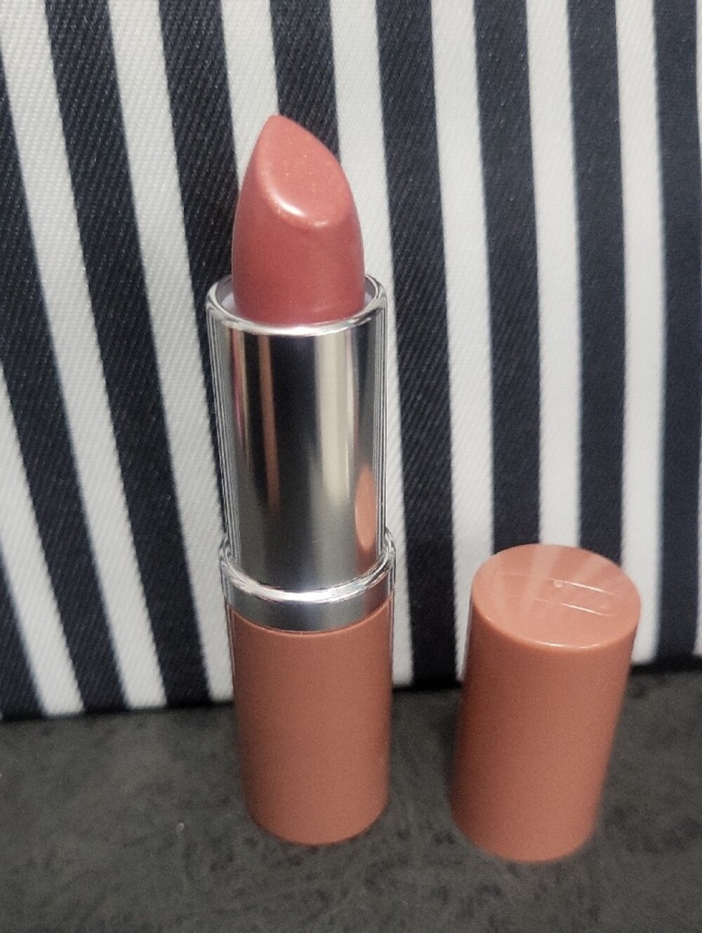 Clinique Nude Pink Lipstick, Mascara and Kate Spade Makeup Bag - Picture 3 of 4